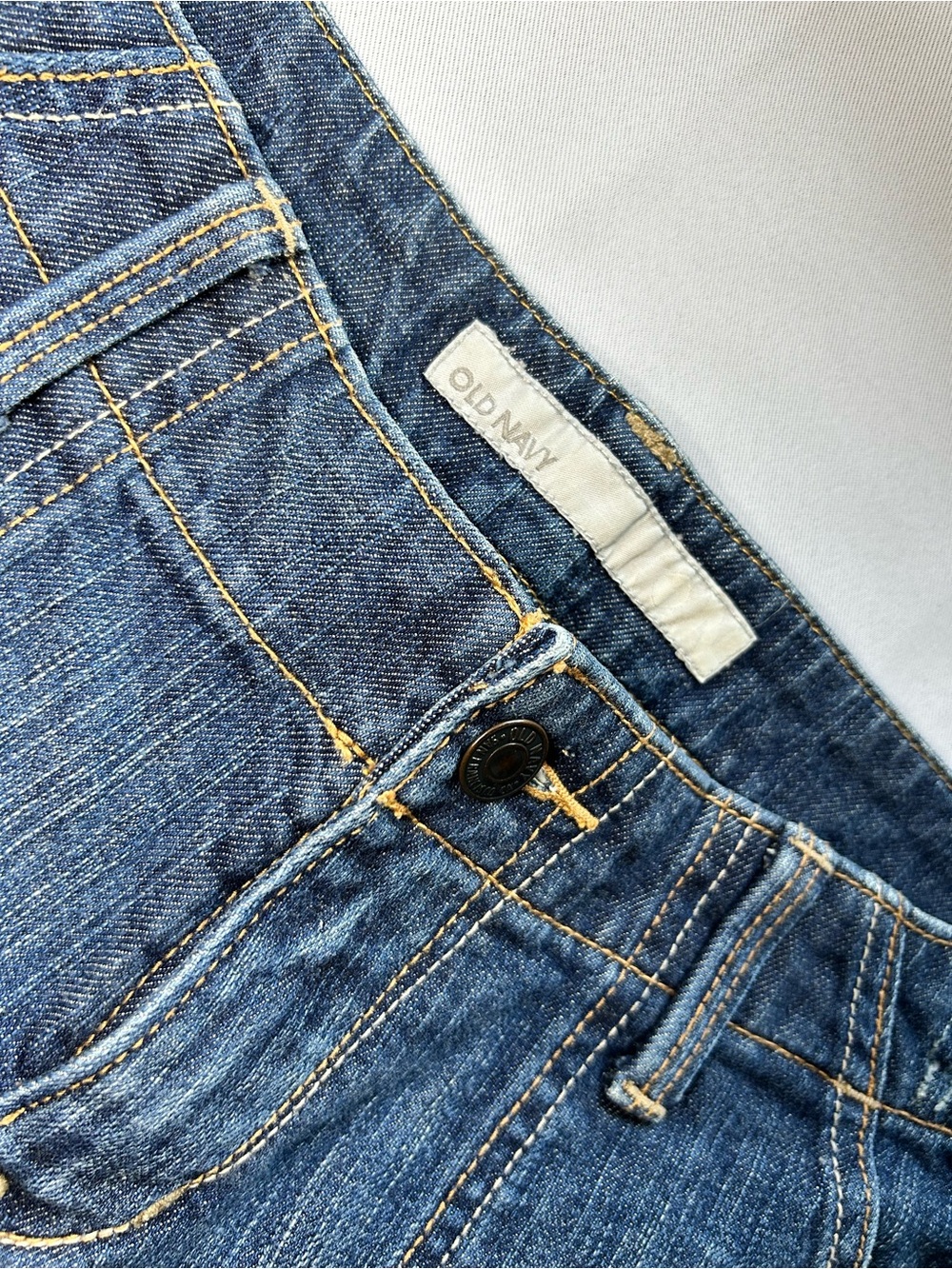 Old Navy Blue Denim Shorts Front Patch Pockets Mid Wash Size 2 - Picture 3 of 7